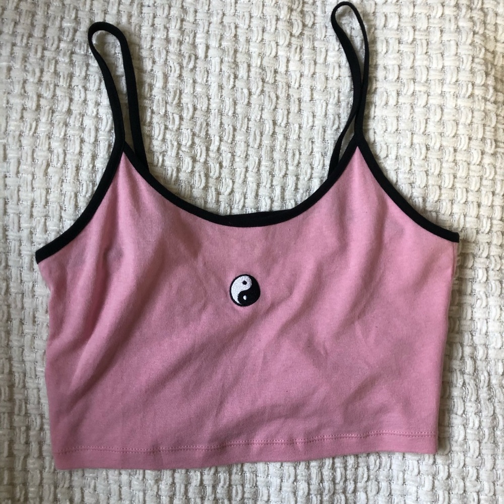 URBAN OUTFITTERS CROP TOP✨